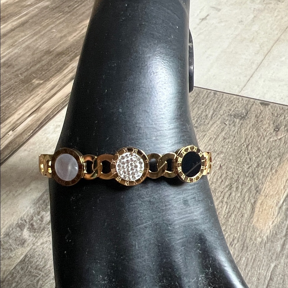Elegant Gold and Black Women's Bracelet